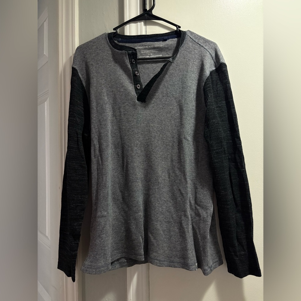 Men’s Large International Report Long Sleeve Shirt